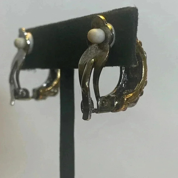 COPY - SILVER GOLD AND LIME GREEN STONES - CLIP ON EARRINGS - Picture 4 of 12